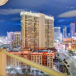 5* Hotel Lucky Gem Penthouse & Luxury At Signature Resort, Balcony Strip View 2605